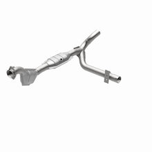 Load image into Gallery viewer, MagnaFlow Direct Fit Catalytic Converter 01 Ford Trucks 4.6L