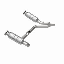 Load image into Gallery viewer, MagnaFlow Direct Fit Catalytic Converter Raider 2006 8 4.7L