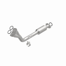 Load image into Gallery viewer, MagnaFlow Direct Fit Catalytic Converter California Grade 96-98 Toyota 4Runner 2.7L
