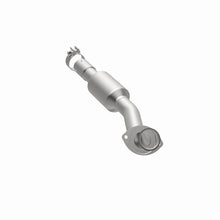 Load image into Gallery viewer, MagnaFlow Direct Fit Catalytic Converter 09-12 Toyota RAV4 2.5 3.5 Underbody