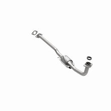 Load image into Gallery viewer, MagnaFlow Direct Fit Catalytic Converter 95-96 Geo Metro 1.0L