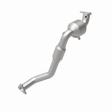 Load image into Gallery viewer, MagnaFlow Direct Fit Catalytic Converter 07 VW Touareg 3.6L Rear close