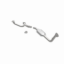 Load image into Gallery viewer, MagnaFlow Direct Fit Catalytic Converter 98-02 3.5L Isuzu Trooper DS