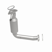 Load image into Gallery viewer, MagnaFlow Direct Fit Catalytic Converter 2000 and 2002 Ford Focus 2.0