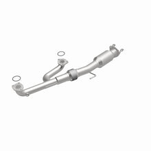 Load image into Gallery viewer, MagnaFlow Direct Fit Catalytic Converter 16-17 Honda Odyssey 3.5L V6 Underbody