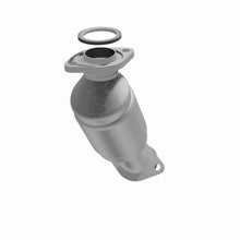 Load image into Gallery viewer, MagnaFlow Direct Fit Catalytic Converter 01-03 Highlander 3L frt OEM