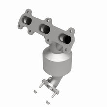 Load image into Gallery viewer, MagnaFlow Direct Fit Catalytic Converter 01-04 Hyundai Santa Fe 2.7L