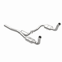 Load image into Gallery viewer, MagnaFlow Direct Fit Catalytic Converter 2009-2012 Dodge Nitro 3.7L Underbody
