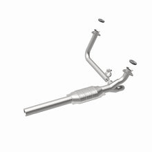 Load image into Gallery viewer, MagnaFlow Direct Fit Catalytic Converter Chevrolet/GMC 1500 1/2 Ton