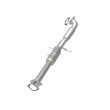 Load image into Gallery viewer, MagnaFlow Direct Fit Catalytic Conv Volvo 02-04 S60 2.3L/S60 2.4L Turbo / 02-04 V70 2.3L/2.4L Turbo