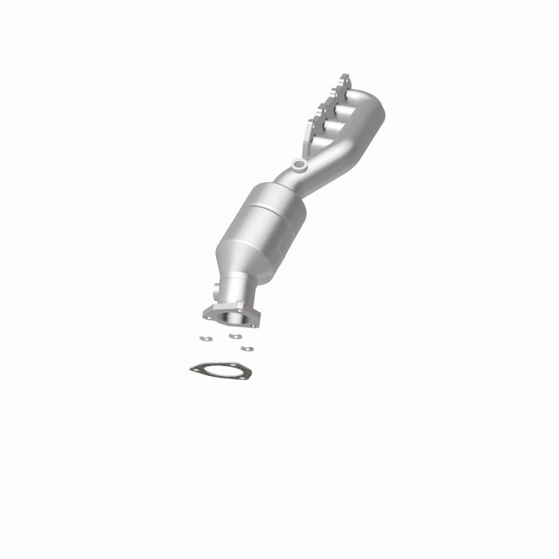 MagnaFlow Direct Fit Catalytic Converter 02-04 Volkswagen Passat 4.0L