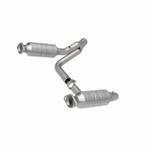 Load image into Gallery viewer, MagnaFlow Direct Fit Catalytic Converter Raider 2006 8 4.7L
