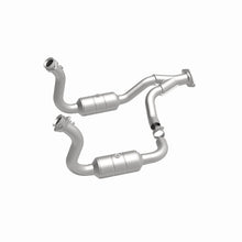 Load image into Gallery viewer, MagnaFlow DF Cat Conv 08-10 Ford F-250/F-250 SD/F-350/F-350 SD 5.4L/6.8L/F-450 SD 6.8L Y-Pipe Assy