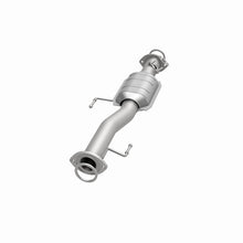 Load image into Gallery viewer, MagnaFlow Direct Fit Catalytic Converter 99-02 4Runner 3.4L rear OEM