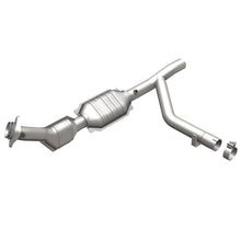 Load image into Gallery viewer, MagnaFlow Direct Fit Catalytic Converter 01 Ford Trucks 5.4L