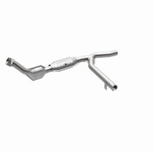 Load image into Gallery viewer, MagnaFlow Direct Fit Catalytic Converter 01 Ford Trucks 4.6L