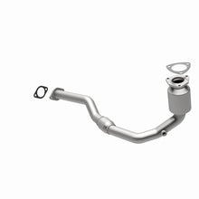 Load image into Gallery viewer, MagnaFlow Direct Fit Catalytic Converter 02-03 Saturn Vue 3.0L Front