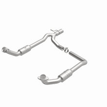Load image into Gallery viewer, MagnaFlow Direct Fit Catalytic Converter 2009-2012 E-150 5.4 L Underbody