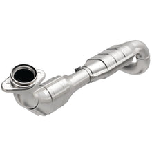 Load image into Gallery viewer, MagnaFlow Direct Fit Catalytic Converter 03-04 Ford Expedition 5.4L V8 Driver Side