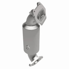 Load image into Gallery viewer, MagnaFlow Direct Fit Catalytic Converter 17-18 Chrysler Pacifica 3.6L