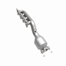 Load image into Gallery viewer, MagnaFlow Direct Fit Catalytic Converter 2009 Kia Borrego 4.6L Passenger Side
