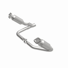 Load image into Gallery viewer, MagnaFlow Direct Fit Catalytic Converter California Grade 07-08 Dodge Durango 3.7L