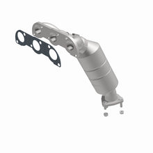 Load image into Gallery viewer, MagnaFlow Direct Fit Catalytic Converter 04-05 Suz Verona2.5 Manifold Rear