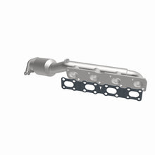 Load image into Gallery viewer, MagnaFlow Direct Fit Catalytic Converter 07 Titan 5.6L D/S manif OEM
