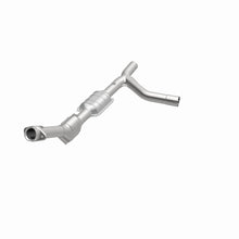 Load image into Gallery viewer, MagnaFlow Direct Fit Catalytic Converter 00-04 Ford E150 4.6L P/S