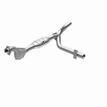 Load image into Gallery viewer, MagnaFlow Direct Fit Catalytic Converter 01 Ford Trucks 4.6L