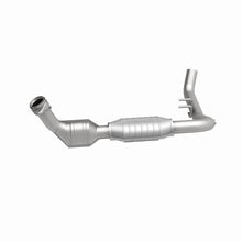 Load image into Gallery viewer, MagnaFlow Direct Fit Catalytic Converter 99-00 Ford Trucks 5.4L