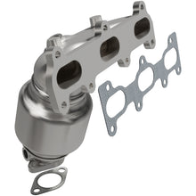 Load image into Gallery viewer, MagnaFlow Direct Fit Catalytic Converter 07-09 Hyundai Santa Fe 2.7L