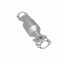 Load image into Gallery viewer, MagnaFlow Direct Fit Catalytic Converter 03-06 Kia Sorento 3.5L Rear (49 State)