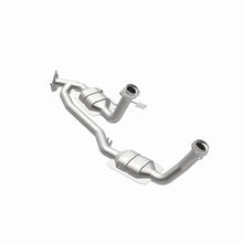 Load image into Gallery viewer, MagnaFlow Direct Fit Catalytic Converter 04 Ford Freestar 3.9L