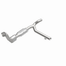 Load image into Gallery viewer, MagnaFlow Direct Fit Catalytic Converter 99-00 Ford Exped 4.6L