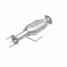 Load image into Gallery viewer, MagnaFlow Direct Fit Catalytic Converter Jeep Wrangler 00-04 OEM