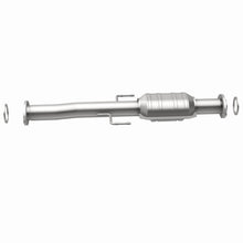 Load image into Gallery viewer, MagnaFlow Direct Fit Catalytic Converter 01-04 Toyota Tacoma 2.4L Rear