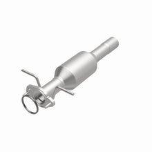 Load image into Gallery viewer, MagnaFlow Direct Fit Catalytic Converter 06 Focus ZX3 2.0/2.3L OEM