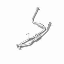 Load image into Gallery viewer, MagnaFlow Direct Fit Catalytic Converter 05-06 Jeep Grand Cherokee 3.7L Y-Pipe Assy (49 State)
