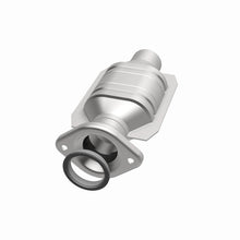 Load image into Gallery viewer, MagnaFlow Direct Fit Catalytic Converter 01-03 Highlander underbody
