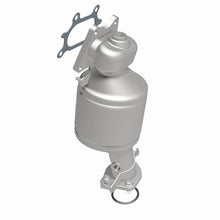 Load image into Gallery viewer, MagnaFlow Direct Fit Catalytic Converter 04-07 Saturn VUE 3.5L Rear