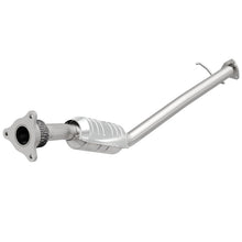 Load image into Gallery viewer, MagnaFlow Direct Fit Catalytic Converter 2002 Saturn VUE 2.2L