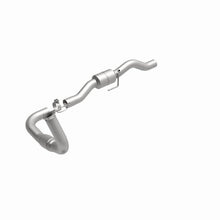 Load image into Gallery viewer, MagnaFlow Direct Fit Catalytic Converter 01-02 2500HD 8.1 Driver Side