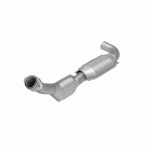 Load image into Gallery viewer, MagnaFlow Direct Fit Catalytic Converter 00-01 Ford F-150 4.6L 2wd