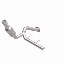 Load image into Gallery viewer, MagnaFlow Direct Fit Catalytic Converter 2009 f-150 V8 5.4 OEM Underbody