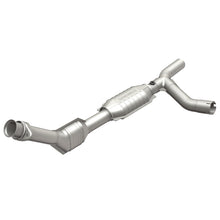 Load image into Gallery viewer, MagnaFlow Direct Fit Catalytic Converter 01-03 Ford E150 4.2L Passenger Side