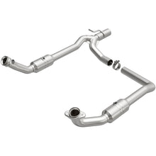 Load image into Gallery viewer, MagnaFlow Direct Fit Catalytic Converter 2009-2012 E-150 5.4 L Underbody