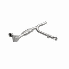 Load image into Gallery viewer, MagnaFlow Direct Fit Catalytic Converter 99 F150/250 4.6L P/S