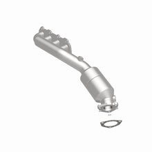 Load image into Gallery viewer, MagnaFlow Direct Fit Catalytic Converter 02-04 VW Passat 4.0L