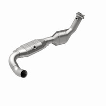 Load image into Gallery viewer, MagnaFlow Direct Fit Catalytic Converter 01 Ford Trucks 4.6L